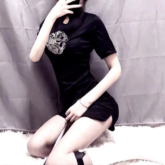 脱线帝国海报